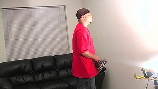 Black chick from the ghetto wants the dick in her ass and gets a big cum shot in her face – Free HD Porn Video
