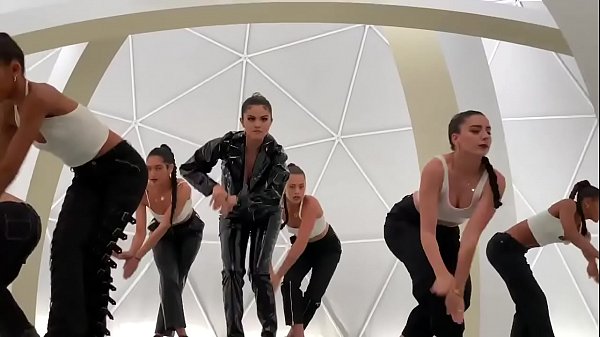 Selena - Look At Her Now (video oficial official video)
