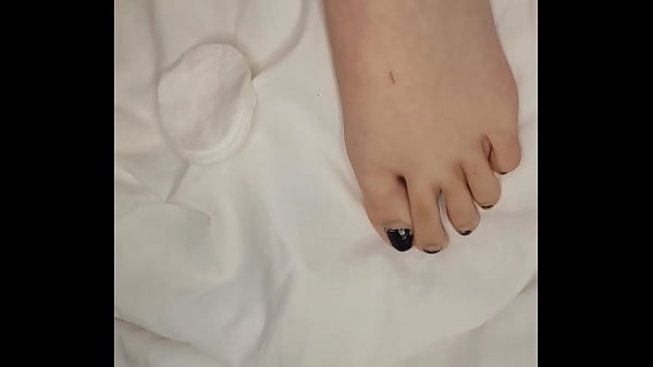 Getting my feets ready – Free HD Porn Video
