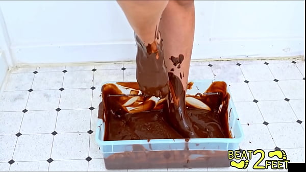Raven Rogues Tooties & Feetisies Find BIG Vat Of Pudding & Go For A Dip! Full Foot Fetish Movie @Beat2Feet! – Free HD Porn Video