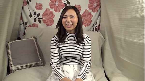 Picking up amateurs on the street! If she can hold back your voice for 10 minutes, she'll get the prize money! vol.03 Stirred up by a vibrator and endure the voice! Part 6