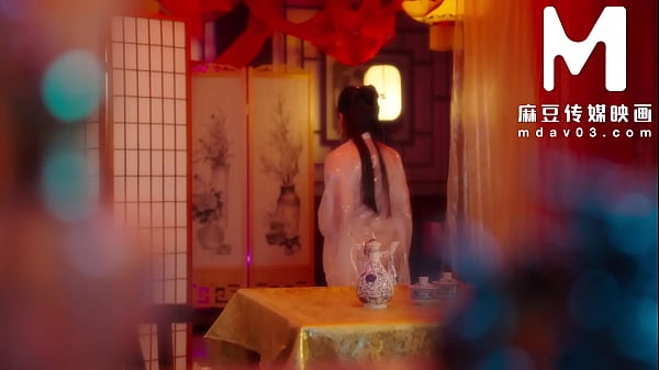 The Bajie peeps into the secret sex between Jade Emperor and Taiyin Xingjun and pays a terrible price for it