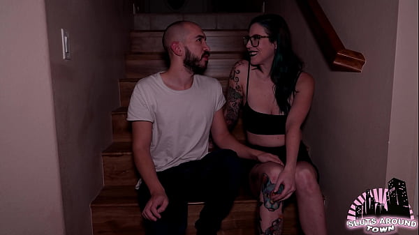 Goth slut has an anal hookup with a stranger at a house party – Free HD Porn Video