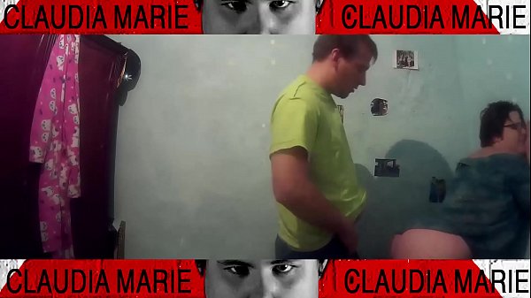 Fitting the fat woman against the wall to dominate her and make her very bitch. Domination for the obese broth