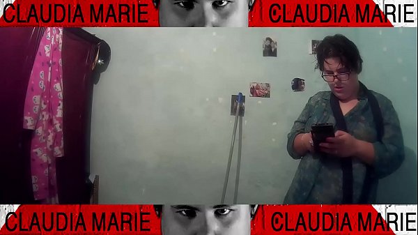Fitting the fat woman against the wall to dominate her and make her very bitch. Domination for the obese broth