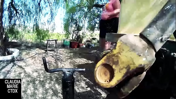 They eat cocks better outdoors