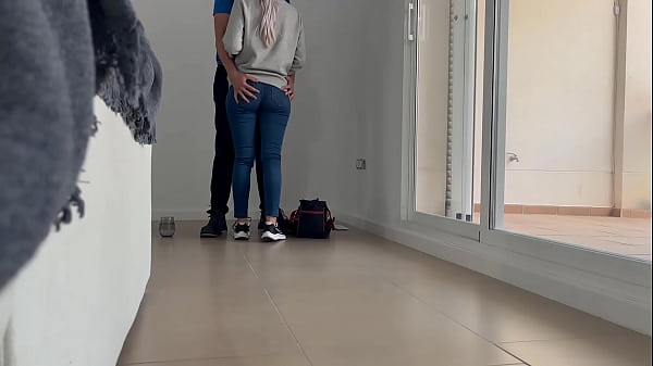 The young electrician is going to fix the socket in my living room, I give him a blowjob when I bring him water and I fuck him, he got a big surprise since he didn't expect to be fucked by an unknown beautiful girl like me – Free HD Porn Video