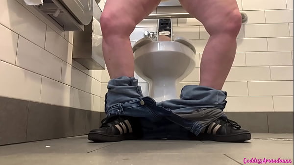 Bouncing boobs, pissing pussy, dirty feet and shoes – Free HD Porn Video