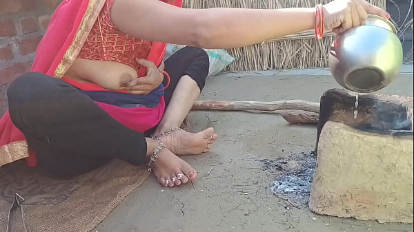 Village Bhabhi was making roti in the kitchen, when brother-in-law asked for roti, she gave him her pussy