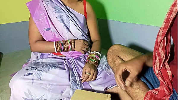 Village bhabhi XXX fucked by Chudiwala when no one was at home! bengali girl porn – Free HD Porn Video