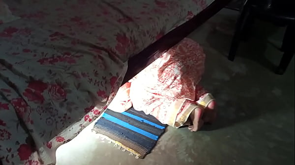 The aunt, who was trapped under the bed, got a tremendous drink! Porn in clear Hindi voice – Free HD Porn Video