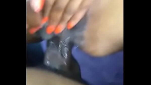 Diggin her lil ass out in da whip – Free HD Porn Video
