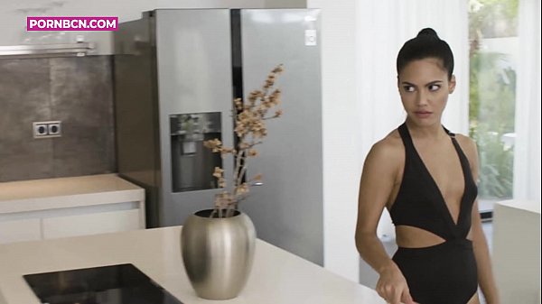 The horny step daughter of the mob boss her bodyguard to fuck her hardcore. Young and small but very hot, can the bully escape the temptations and respect his boss? PORNBCN 4K