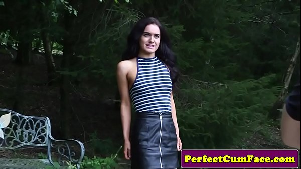 Outdoors teen beauty cocksucks till facial