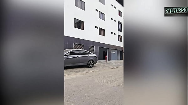 Foreigner, chubby, big-assed and busty, recently arrived, shows me her tits to get a job. Then we met on the street to go to a hotel to pick up. – Free HD Porn Video