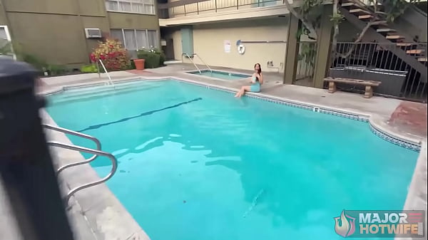 Mesmerizing MILF Syren De Mer Gets Banged By The Pool By Rome Major!