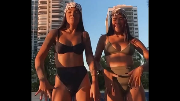wonderful twins 02