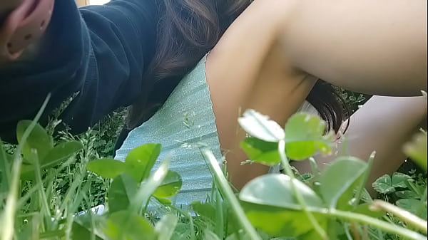 whore! pissing and burping in the public park without underwear – Free HD Porn Video