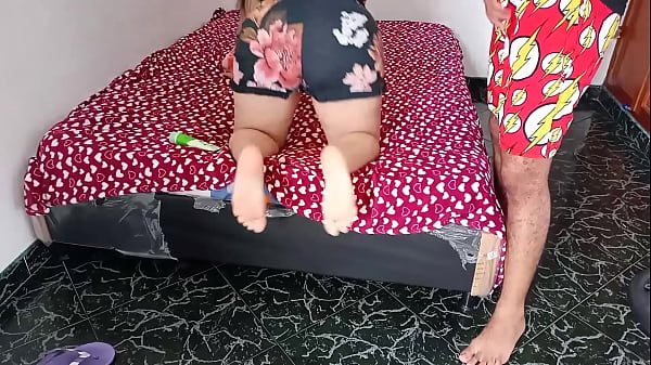 Incredible stepmother fulfills my dream of fucking her when my stepfather leaves for work: after putting some cream on her ass I can't stand it and she wanted my cock