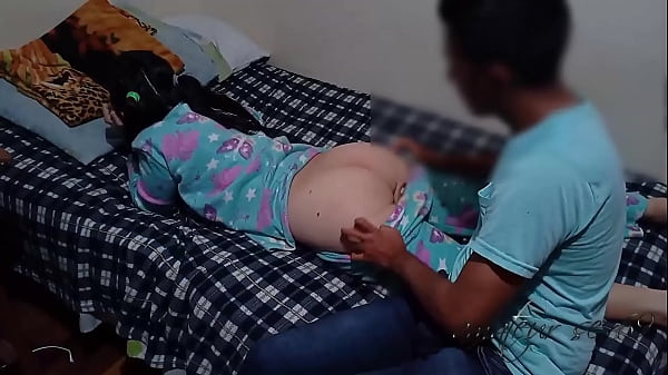 My pretty neighbor in pajamas lets me see her underwear and fuck her before they discover us, we're home alone and I took the opportunity to fuck her – Free HD Porn Video