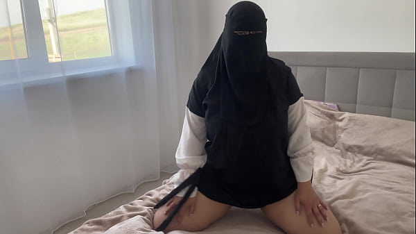 Arab Zalifah without panties got excited while cleaning and showed her shaved holes – Free HD Porn Video