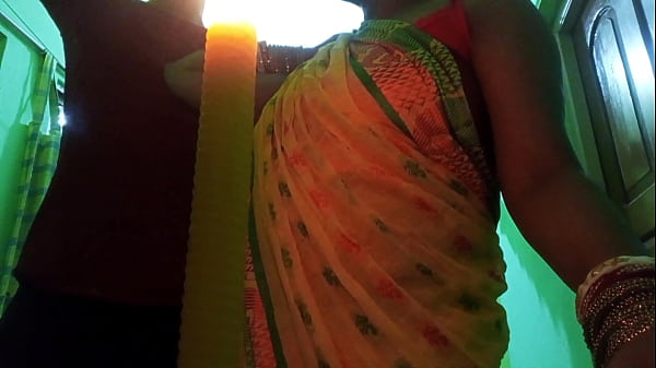 INDIAN Bhabhi XXX Wet pussy fuck with electrician in clear hindi audio | Fireecouple