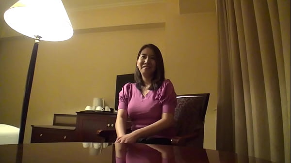 https://bit.ly/3Y7LabJ A lady with a ladylike, elegant and mature atmosphere, she is an esthetician by profession. She says that she serves her customers all the time. So let's have her serve my cock this time! – Free HD Porn Video