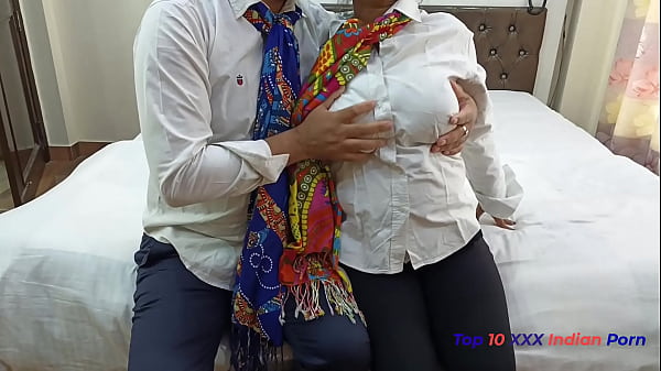 XXX Ever Best Desi student fuck Desi girl in Oyo hotel first meeting