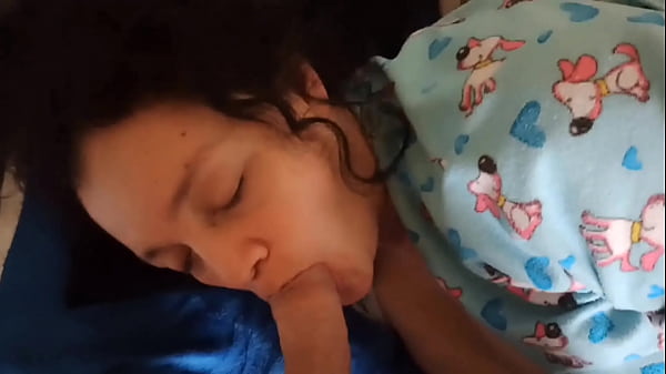 Stepmom Milf is woken up in the morning by her stepson's dick that wants her to suck it – Free HD Porn Video