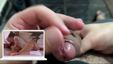 React: Sensual Amateur Couple Sex - Cutie gets a perfect fuck and an AMAZING CREAMPIE instead of reading! – Free HD Porn Video