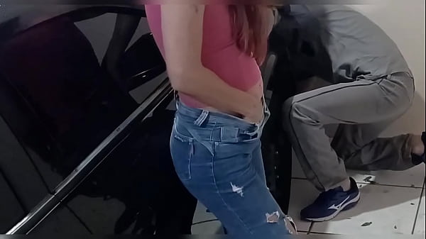 I went to the mechanic he got a hard cock and fucked me! – Free HD Porn Video