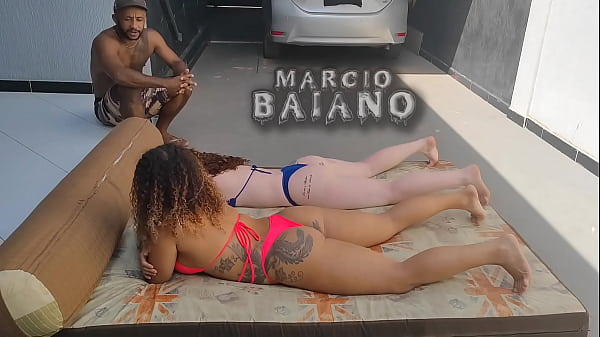 Two sluts can't stand to see their neighbor's hard cock and let him enjoy inside with a giant cock – Free HD Porn Video