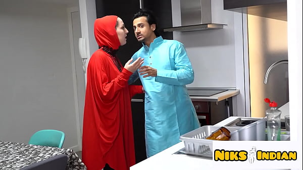 Muslim woman cheated on her husband and got her pussy fucked by a Hindu boy – Free HD Porn Video