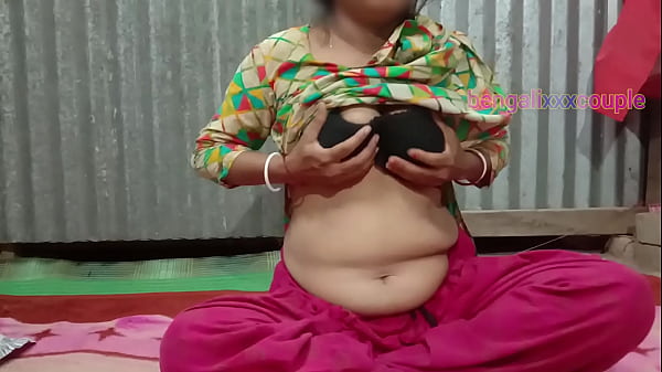 Sexy bengali hot xxx modal tumpa enjoys sex by putting her finger on her pussy. – Free HD Porn Video