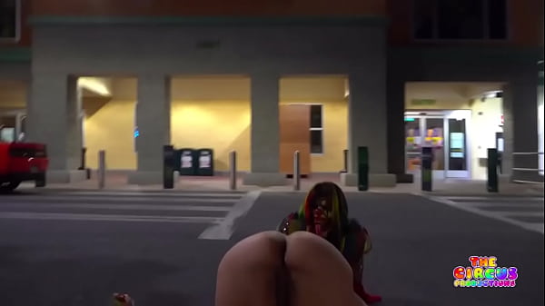 Clown gets dick sucked at Publix grocery store – Free HD Porn Video