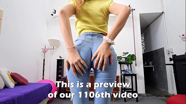 Incredible Round Ass on Skinny Legs! Huge Thigh-Gap, Puffy Cameltoe! Best Jeans!