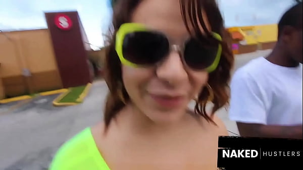 Miami Grocery stores now sells pussy – Free HD Porn Video