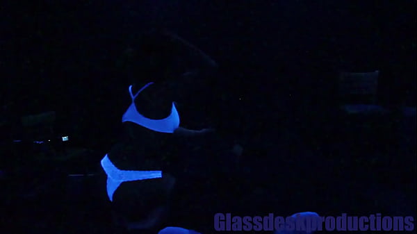 *> Scarlett Johnson - Blacklight SEX – Free HD Porn Video