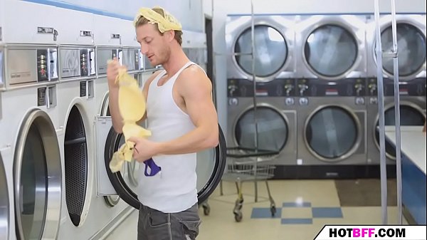 the babes make the laundry