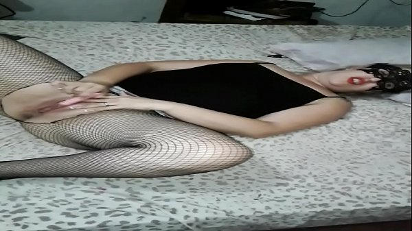 I went to my step cousin's room to ask her out to dinner and I caught her masturbating – Free HD Porn Video