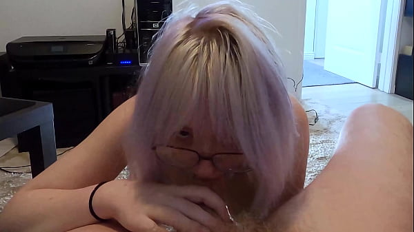 Annie Archer sucks gamer cock – Free HD Porn Video