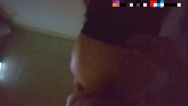 I took advantage of the fact that my neighbor was against the window frame and penetrated her ass while the neighbors realized that we were fucking (we had to hide)