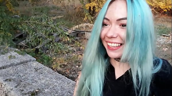 THE GIRL PEED ON THE STRANGER'S HAND, HE FUCKED IN THE THROAT – Free HD Porn Video
