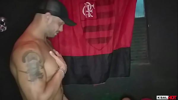 A couple who is a big fan and invited to participate in that drying, but only the husband entered and the naughty Danny hot gave her ass to the general