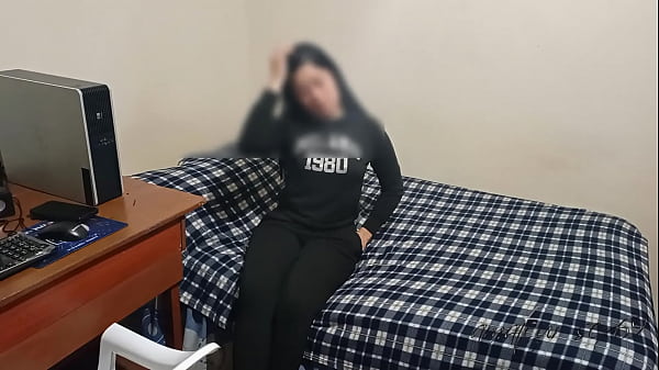 A pretty girl gets fucked for a lot of money: this girl offered her money on the street to fuck her rich ass and fill her with cum in my studio – Free HD Porn Video