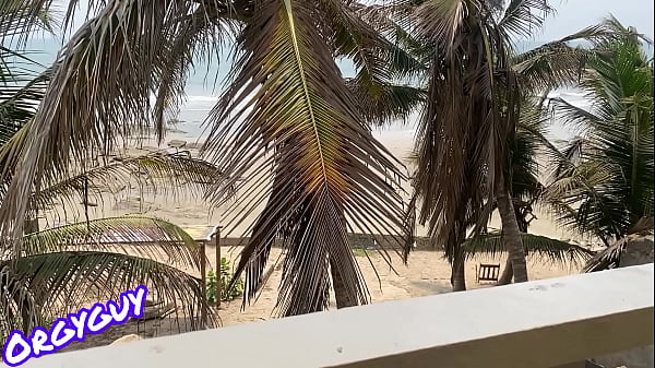 BOOTY AT THE BEACH