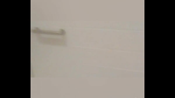 MsGrapelips pissing pussy (Bathroom scence) – Free HD Porn Video