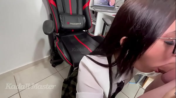 College student sucked the teacher to pass the chair – Free HD Porn Video
