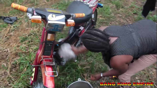 A SHORT STORY OF AFRICAN WOMAN CAUGHT WITH A GANGSTER AS SHE CHEAT ON HER HUSBAND IN AN ABANDONED BUILDING ( SEE FULL VIDEO ON XVIDEOS RED ) – Free HD Porn Video