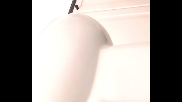 my roommate wearing yoga pants in the washroom – Free HD Porn Video